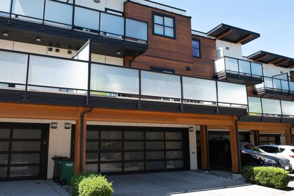 Cedar Hill Sunlit Stay - Bright Spacious & Modern Виктория Екстериор снимка