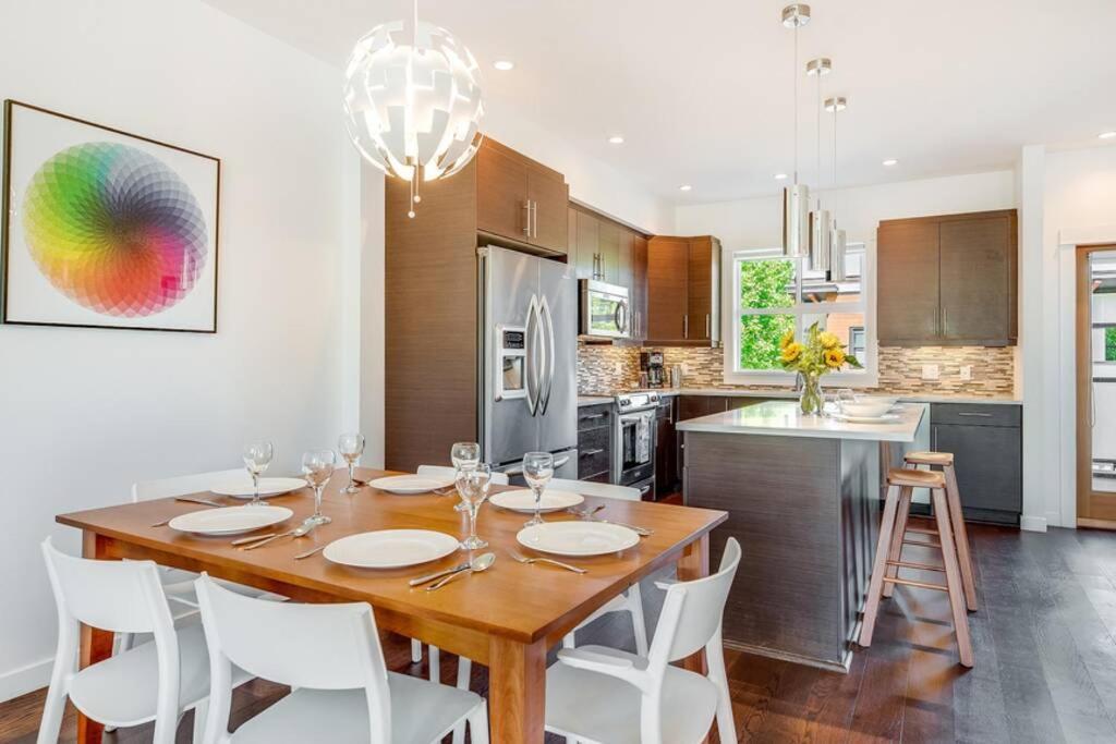 Cedar Hill Sunlit Stay - Bright Spacious & Modern Виктория Екстериор снимка